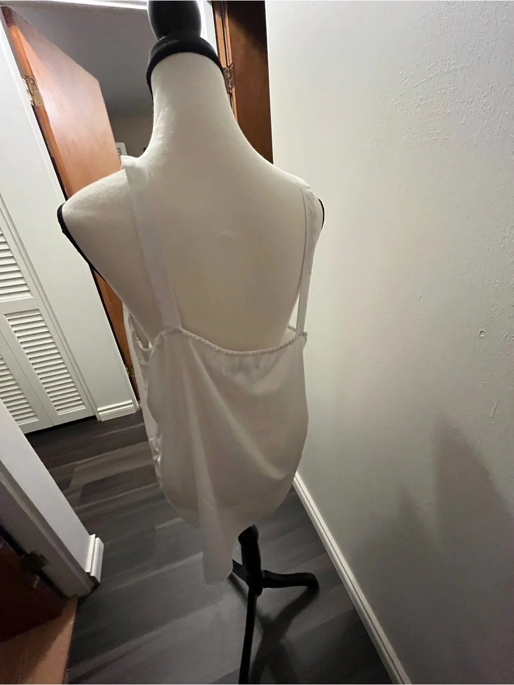 Old Navy White Ruffle V-Neck Tank - Picture 2 of 3